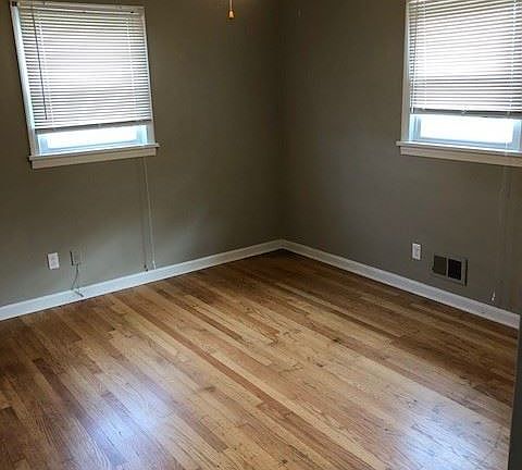 2nd image of 302 Lyndale Ave