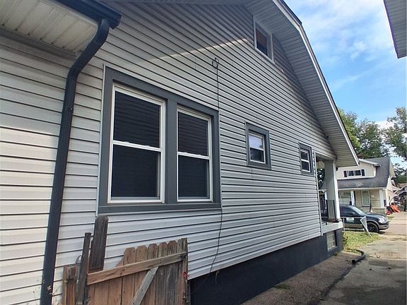 5th image of 847 Dow St
