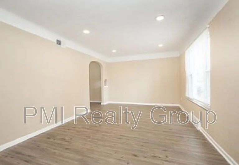 645 Babbitt Rd — Photo 22