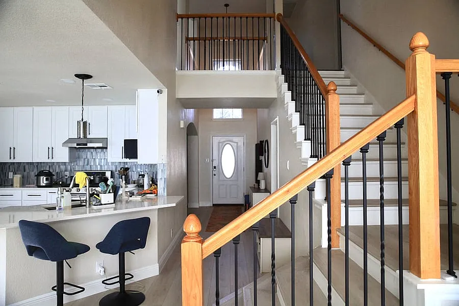 3 bed, 2.5 bath, 2482 sqft, $4,500 — Photo 2