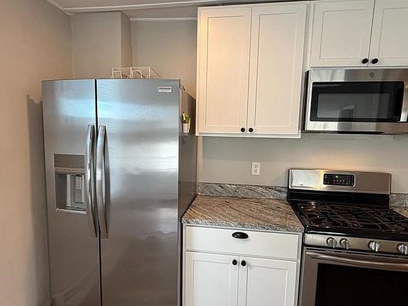 4th image of 634 N Franklin St