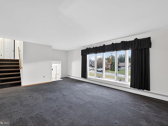 3rd image of 667 Lily Rd