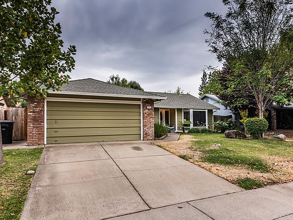 3rd image of 2270 Americana Dr