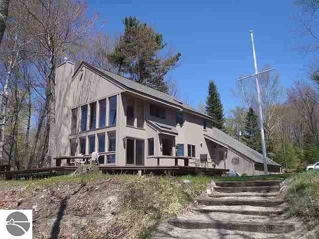 1st image of 1556 Birchview Dr