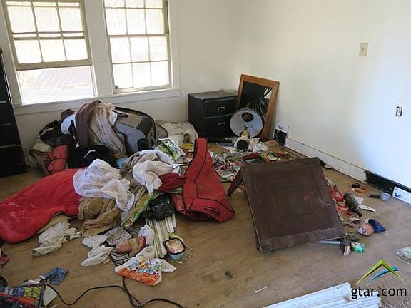 3rd image of 359 W Blackbourn St