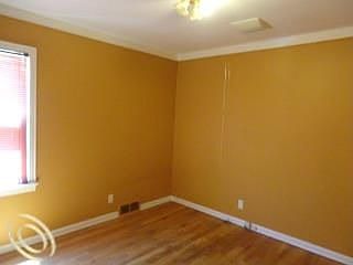 3rd image of 5843 Amboy St
