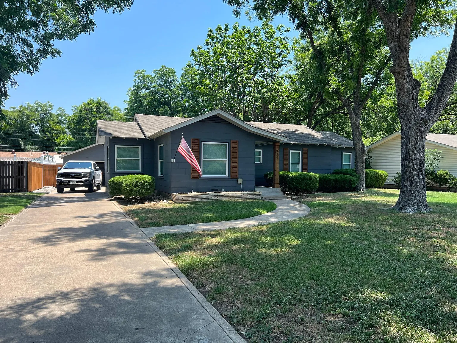 3 bed, 1350 sqft, $2,345 — Photo 1