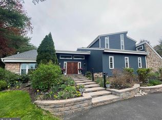 1017 Lindsay Ln, Rydal, PA 19046