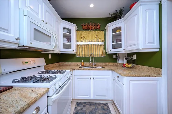 Sold by Remax Edge | media 5