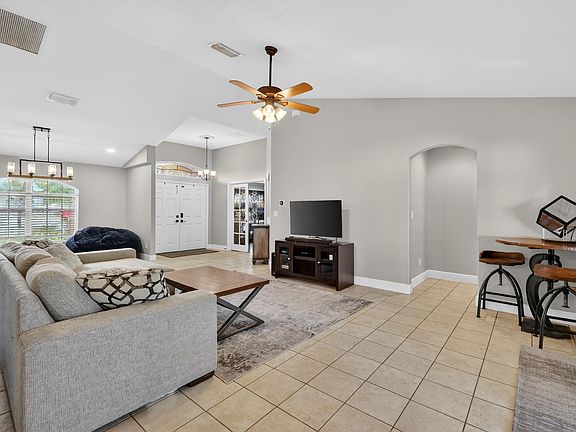5th image of 34315 Shadewood Cir