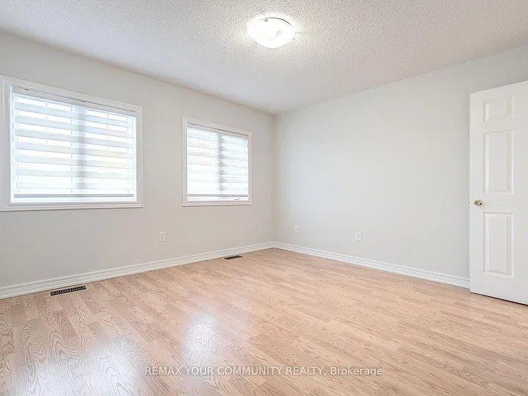 76 Ivy Glen Dr — Photo 25