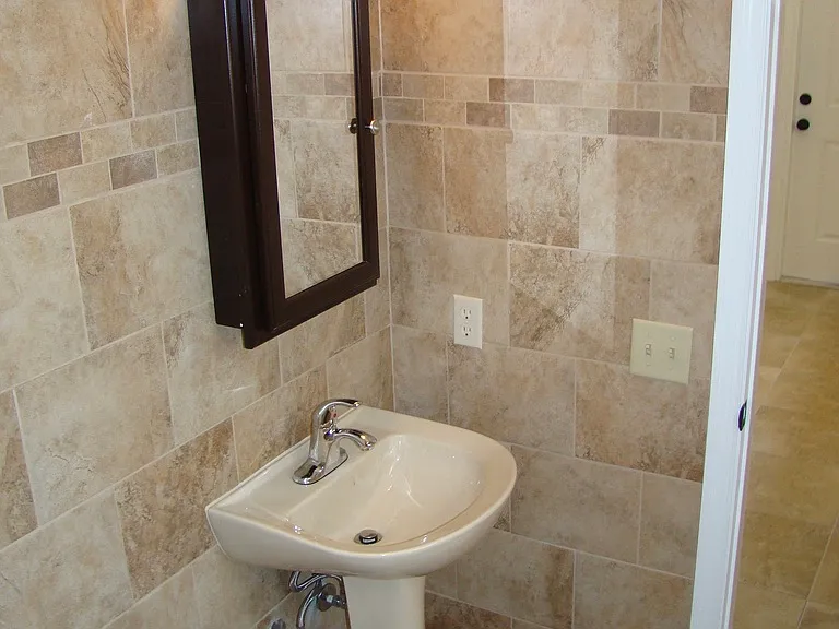 309 SE 10th Ave #3 — Photo 8