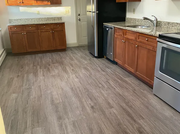 20 Church St, Portland, CT 06480