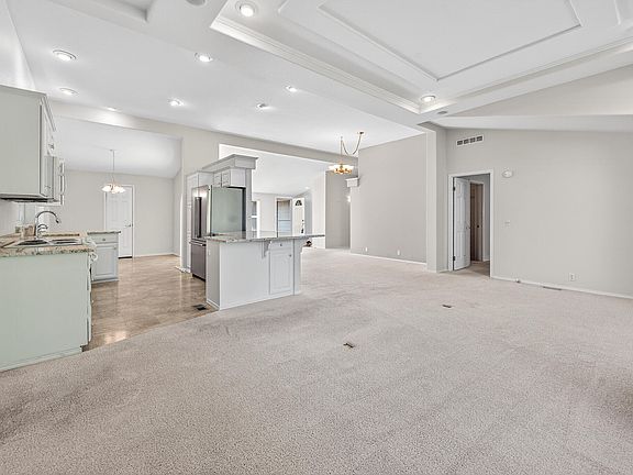 5th image of 2273 NE Wintergreen Dr