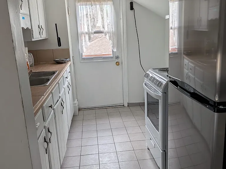 52 Wellington St S #2 — Photo 15