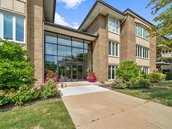 1 Oak Brook Club Dr APT B303, Oak Brook, IL 60523