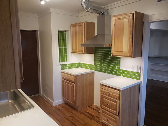 5th image of 9 Elizabeth St #1