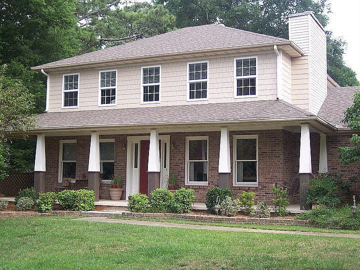 Cul-da-sac,front porch,brick