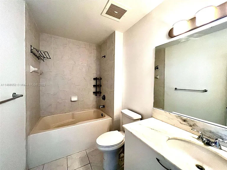 109 NE 2nd Ave #17 — Photo 14