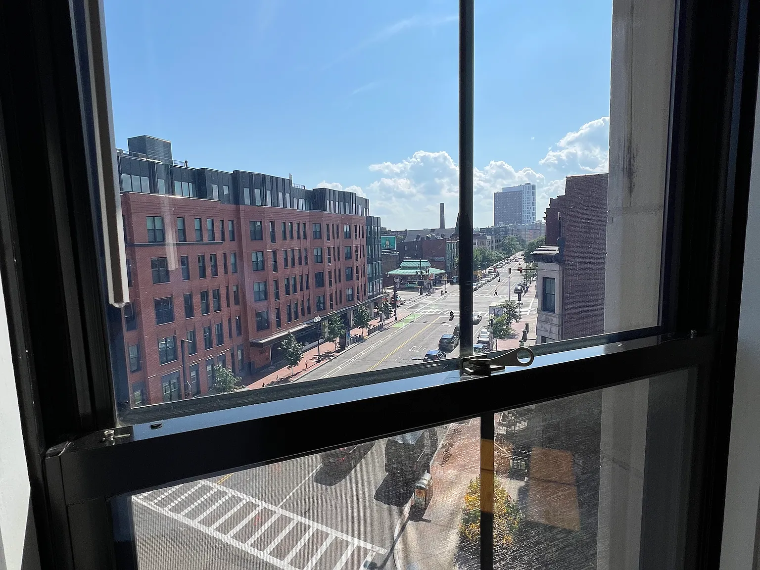 2 bed, 847 sqft, $4,300 — Photo 1