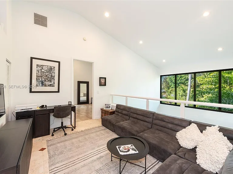 650 Curtiswood Dr — Photo 17