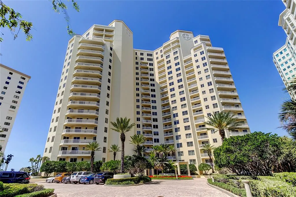 3 bed, 2.0 bath, 2004 sqft, $4,950 — Photo 1