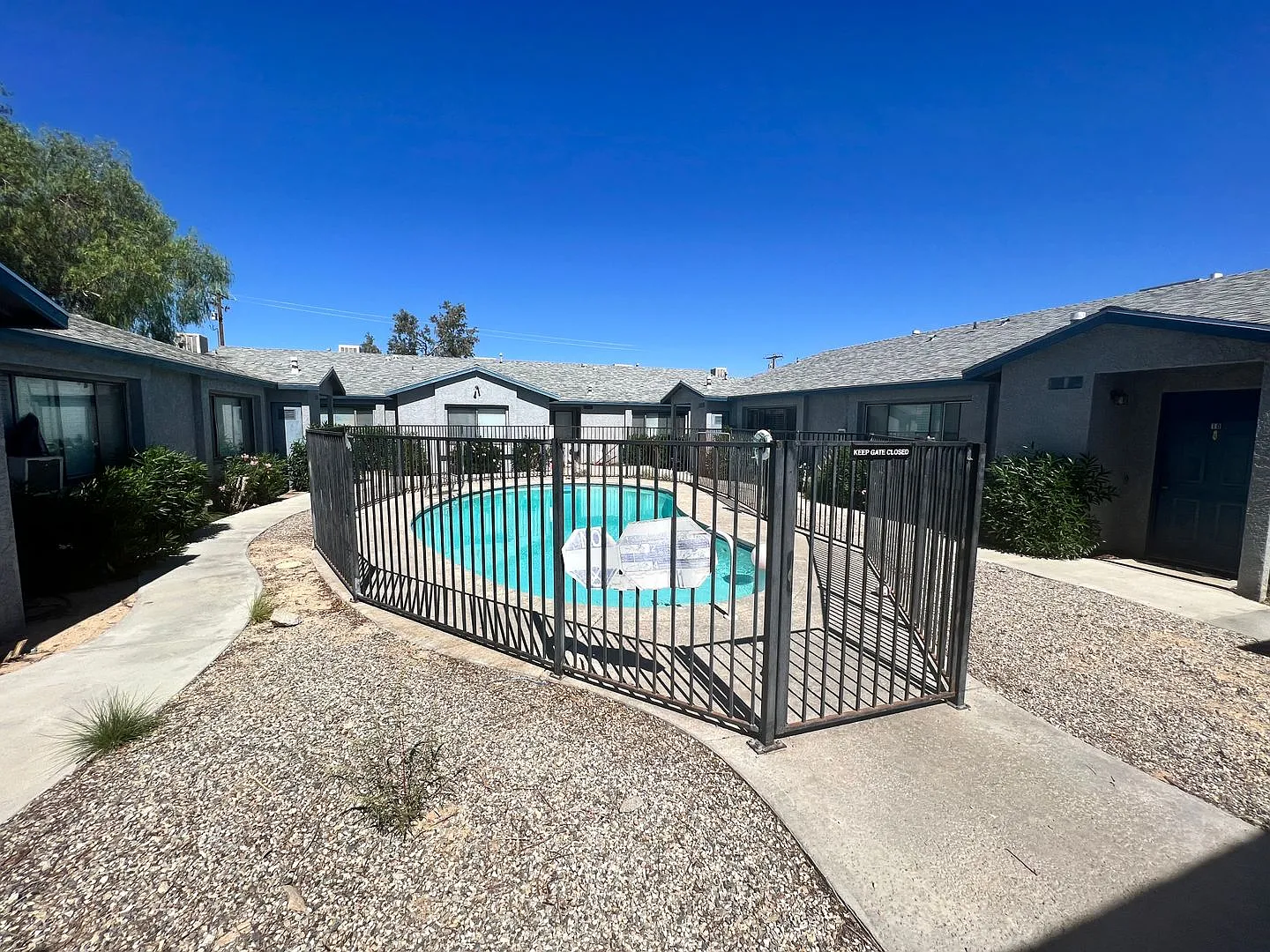 2 Bedroom 1.5 Bath w Pool — Photo 3