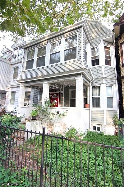 2nd image of 567 Summer Ave