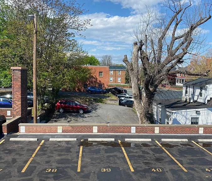 609 Market St E #107 — Photo 20