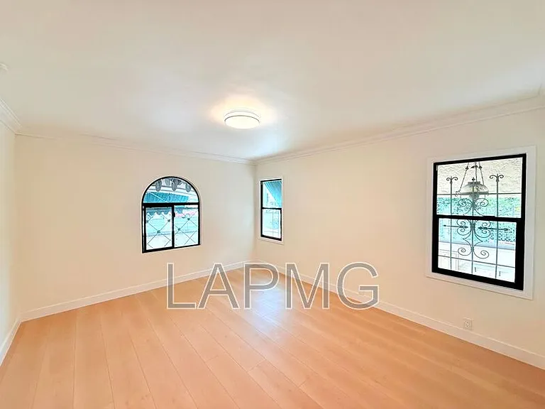 6130 Whitsett Ave #6132 — Photo 20