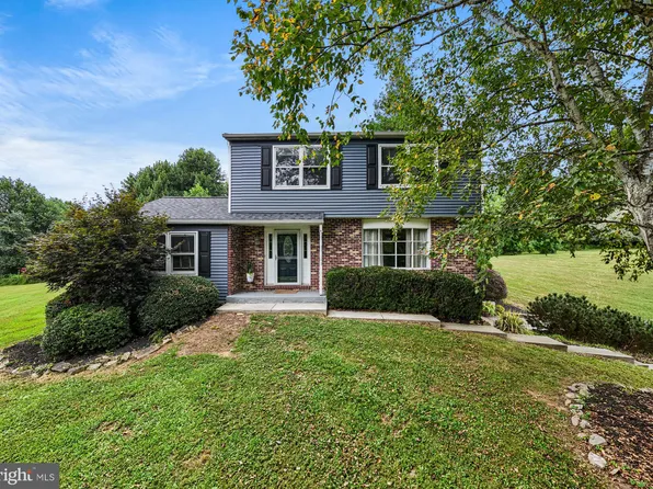 11 Landover Dr, Coatesville, PA 19320