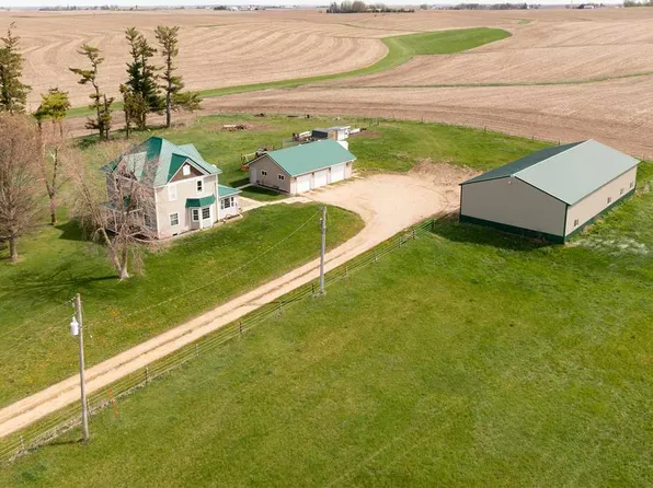 708 Quincy Ave, Clarence, IA 52216