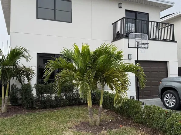 1360 NW 3rd St, Florida City, FL 33034