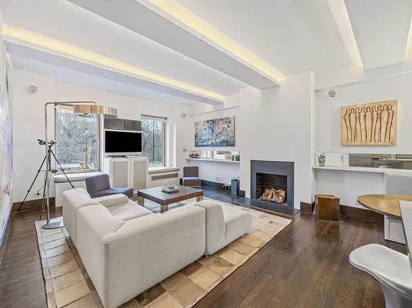 100 Central Park S APT 2B, New York, NY 10019