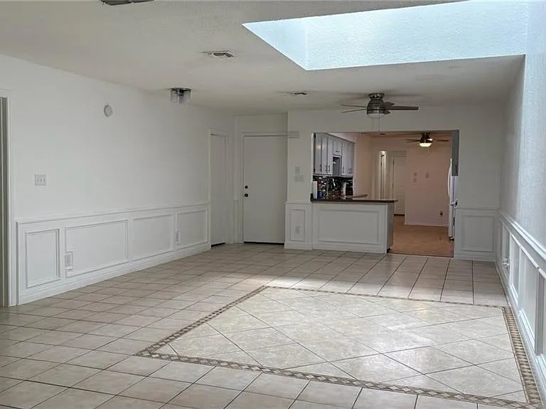 901 E Dallas Ave #16 — Photo 8