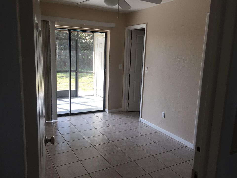 1st image of 910 NE 8th St