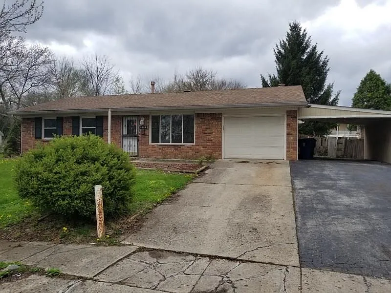 3926 Donovan Dr photo 1