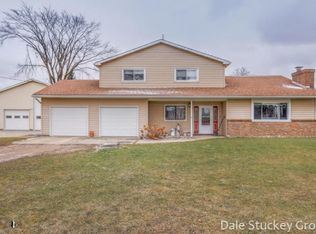 7660 N Tischer Rd, Lake Odessa, MI 48849