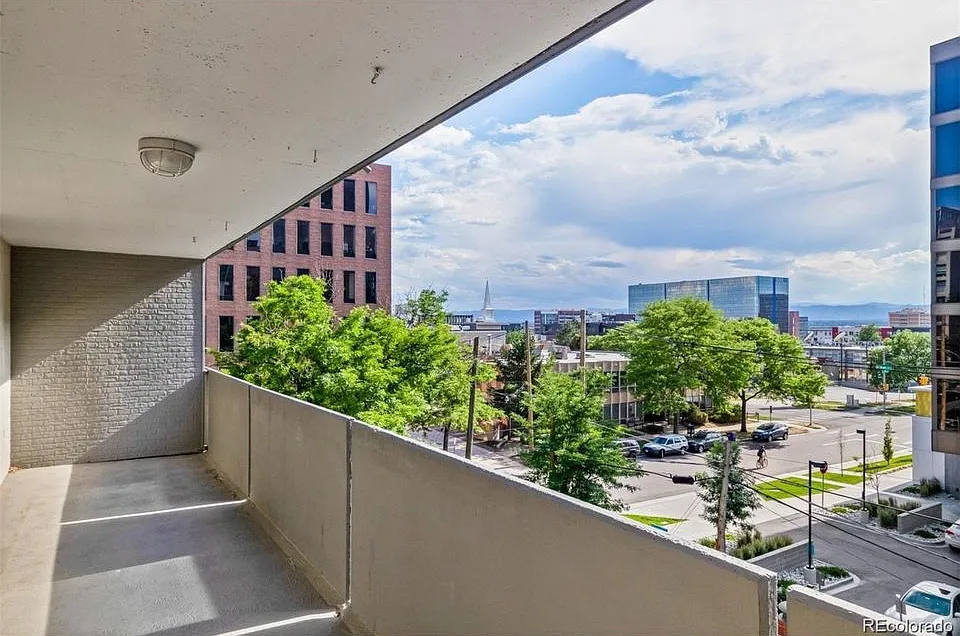 909 Logan St #4B