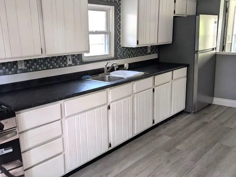 918 Wayne St — Photo 3