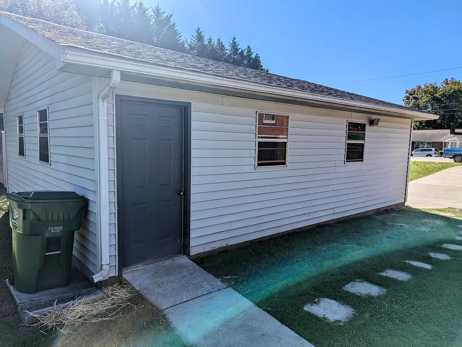 3 bed, 1.5 bath, 1500 sqft, $2,000 — Photo 4