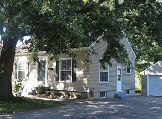 3814 B Ave NE, Cedar Rapids, IA 52402