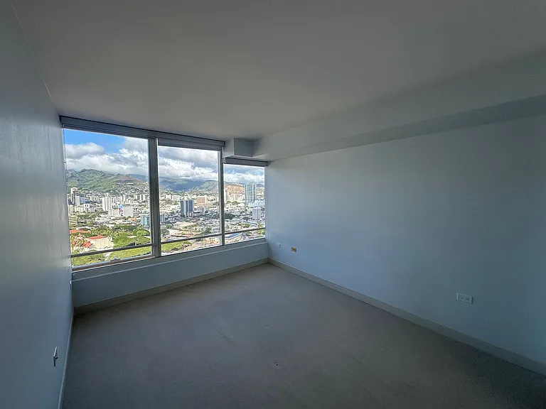 1009 Kapiolani Blvd #3402 — Photo 4
