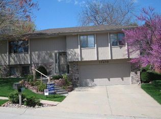 11410 Kansas Cir, Omaha, NE 68164