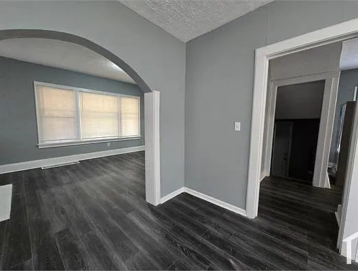 12008 Continental Ave — Photo 15