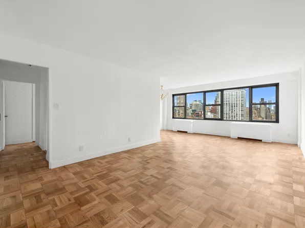 360 East 72nd Street image 2 of 9