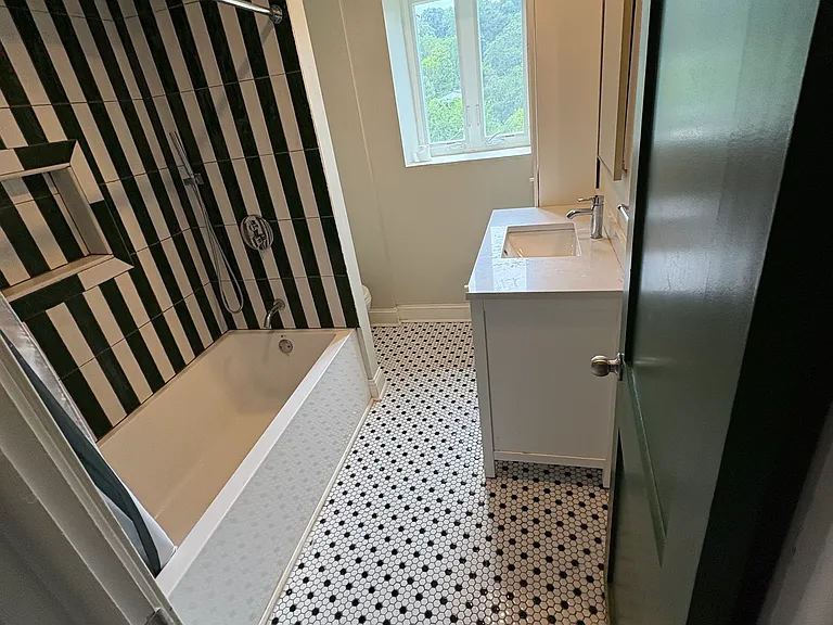 209 Ebenezer Ave — Photo 11