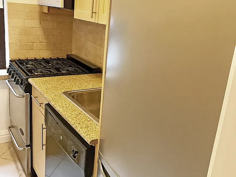 8 Gramercy Park S #2F — Photo 4