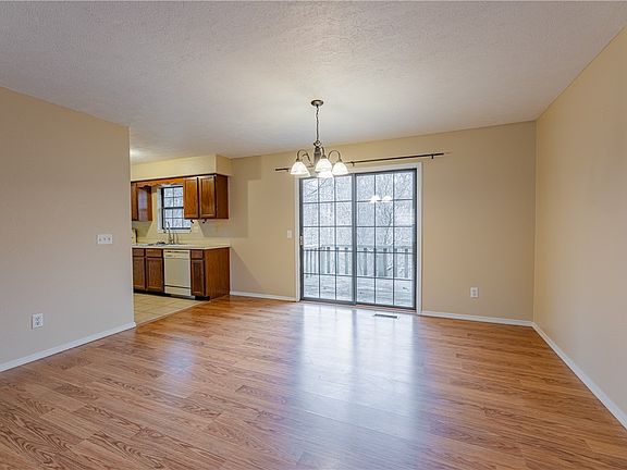5th image of 13 Regent Ln