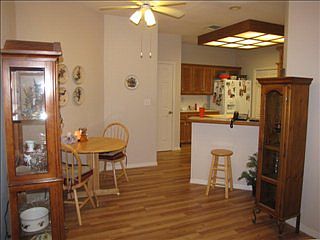 4th image of 717 Woodrow Cir
